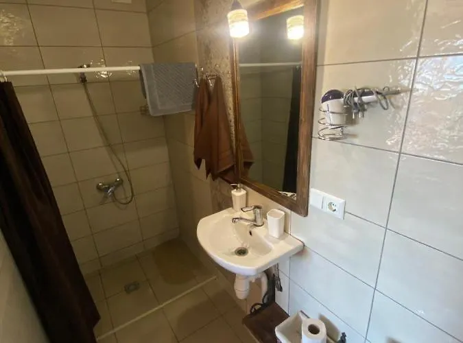 Agora Otel *